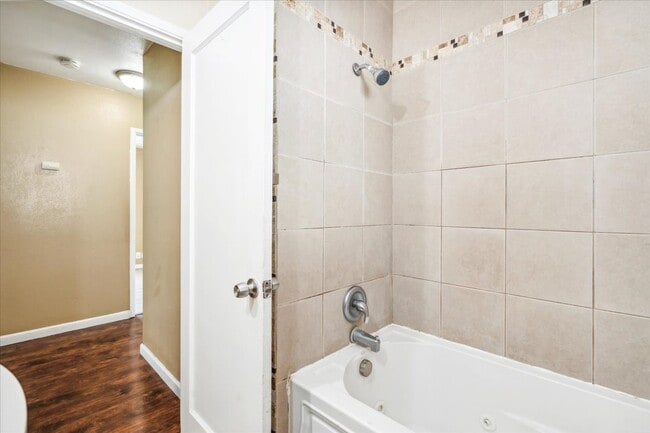 Foto del edificio - 1342 Inglewood St
