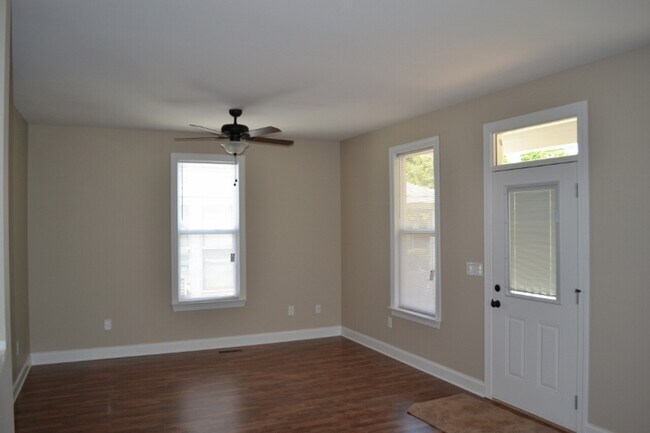 Foto del edificio - 810 E 10th Street