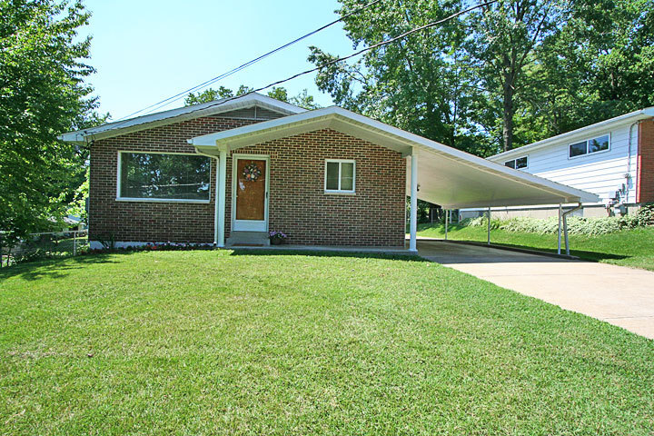 Primary Photo - 3 Bedroom House Close to Campus