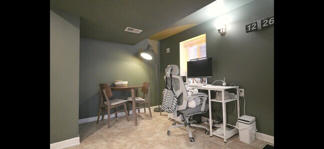 Foto del edificio - 2333 S Hoyne Ave