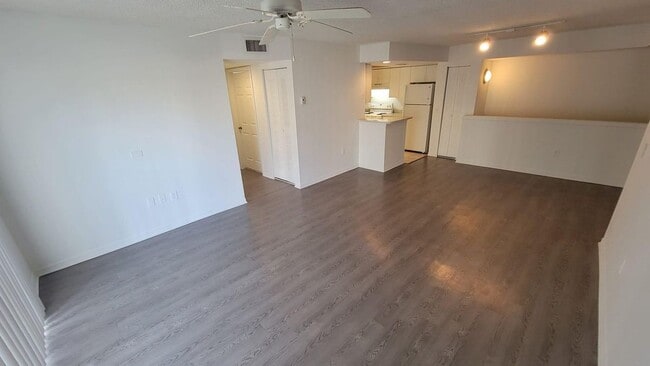 Foto del edificio - 4197 N Haverhill Rd