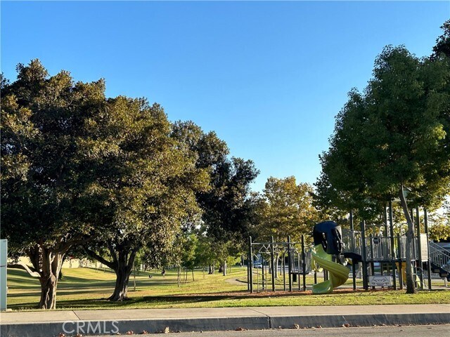 Building Photo - 4418 Avenida Del Este