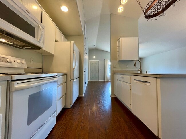 Building Photo - Single Family Home 3 Bed 2 Bath Available in Gresham!