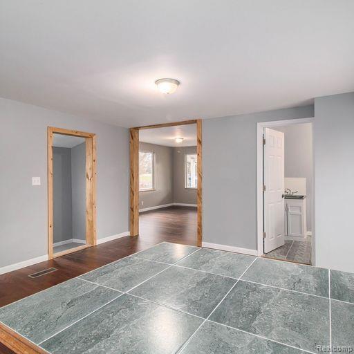 Building Photo - 8546 Berridge Rd