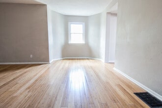 Building Photo - 1028 E Warrington Ave