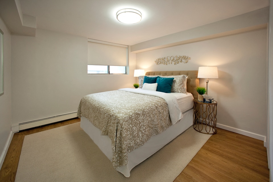 Lord Simcoe Apartments Apartments - 4982 Crysler Ave Niagara Falls, ON ...
