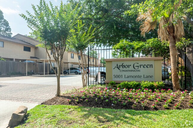 5001 Lamonte Ln - Entrada - Arbor Green Condominiums