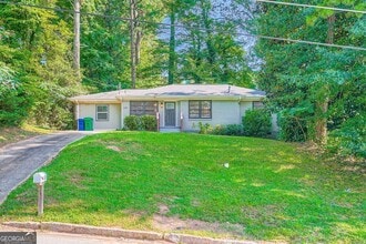 Building Photo - 3128 Beech Dr