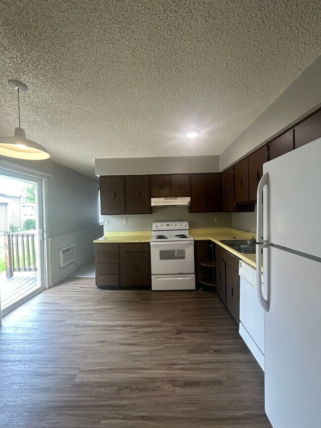 Foto del edificio - 324 Cottage St