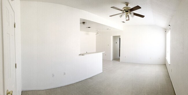 Foto del edificio - 1011 Hawk Trl, Unit 2- 2BD, 2BA, Pets Welc...