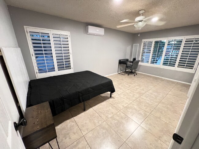 Foto del edificio - 1253 S Revere