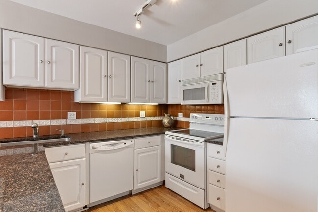 Foto del edificio - 1229 Central St