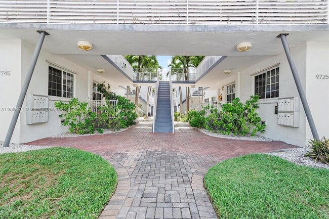 Building Photo - 9745 Bay Harbor Terrace