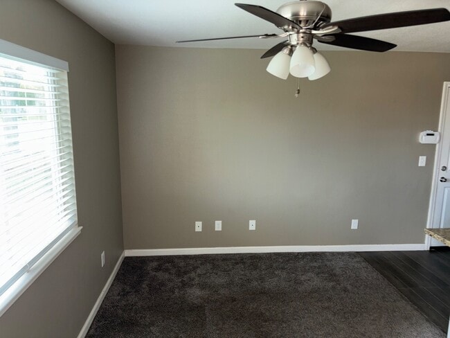 Building Photo - 2533 Miller Ave