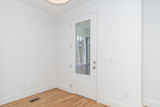 Foto del edificio - 136 Faircloth St