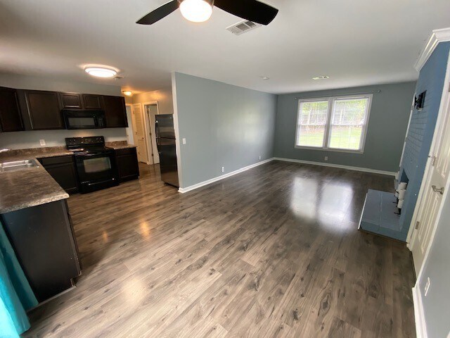 Building Photo - 2439 Bellevue Manor Dr