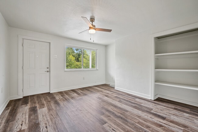 Photo - 5158 Gloster St House