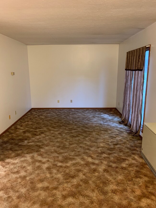 Foto del edificio - 660 Bob White Ln