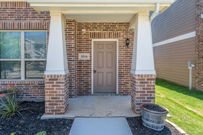Building Photo - End unit that was the Model Home