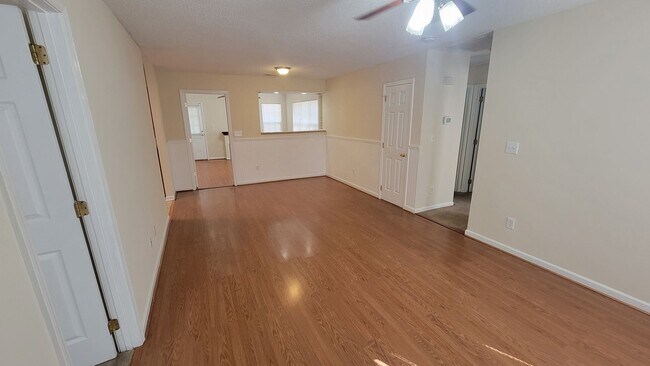 Foto del edificio - Located about 5 minutes from Wingate Unive...