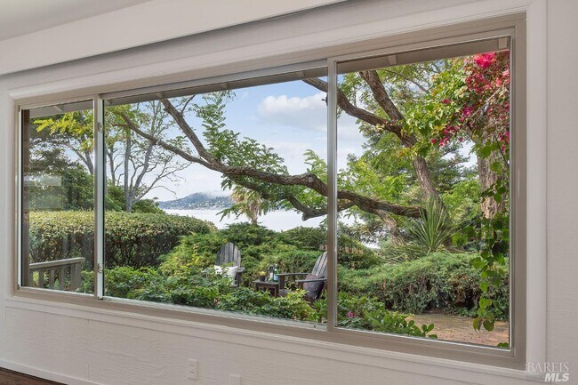 Building Photo - 765 Tiburon Blvd