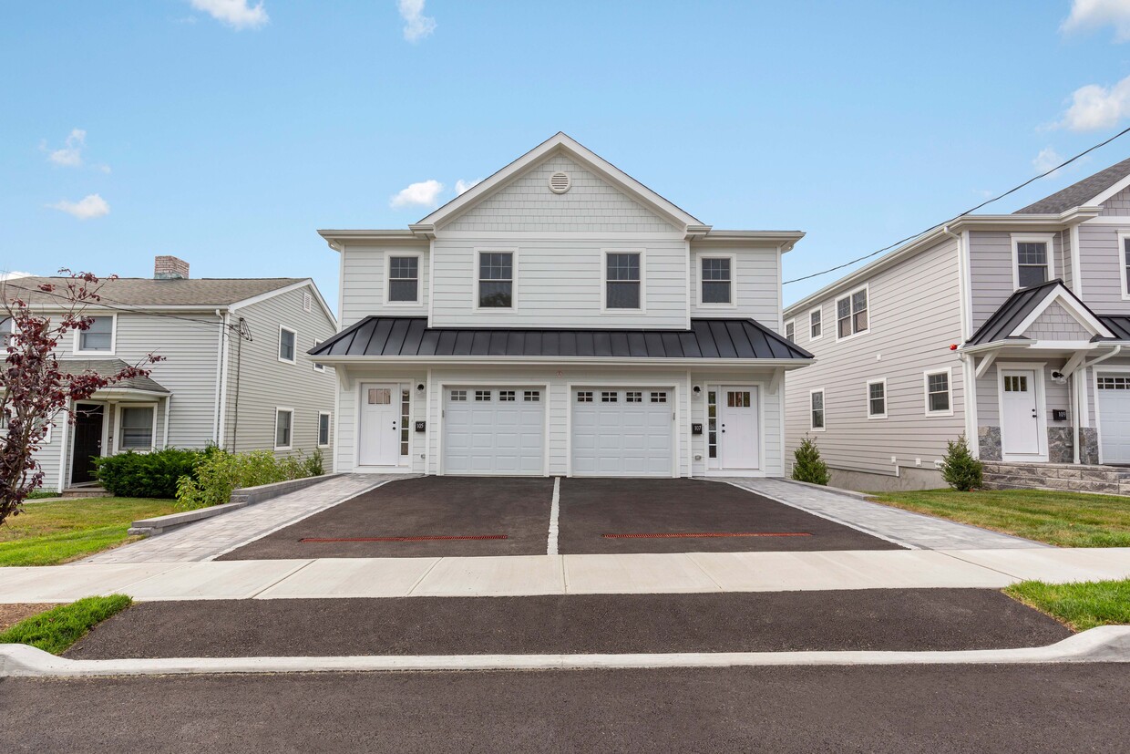 Primary Photo - 105 Park Ave