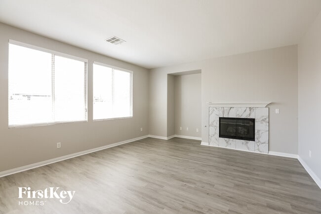 Building Photo - 9405 Highview Rock Ct