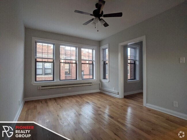 Building Photo - 4409 N Wolcott Ave