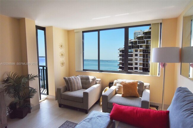 Foto del edificio - 540 Brickell Key Dr