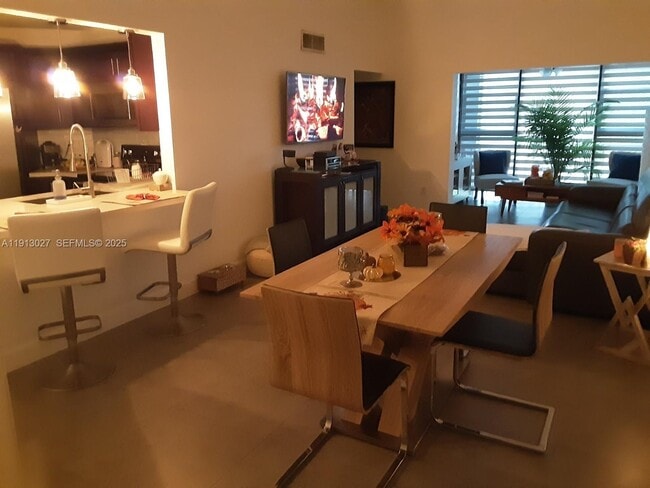 Foto del edificio - 9409 Fontainebleau Blvd