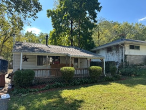 Building Photo - 214 Barto Dr