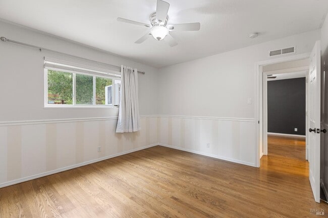 Foto del edificio - 700 Tamarack Dr