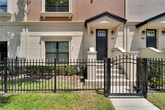 Building Photo - 3421 W Horatio St