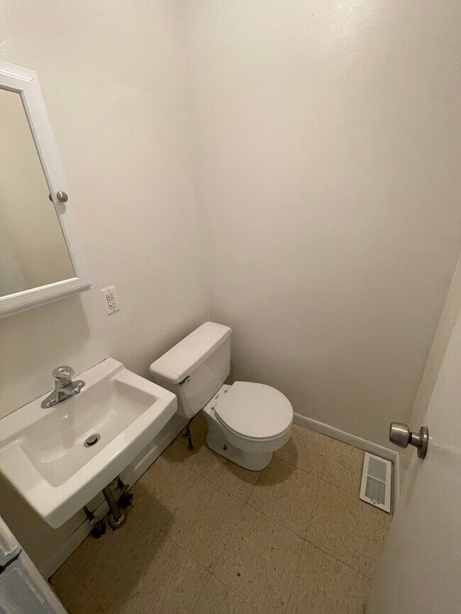 Foto del edificio - 4229 Regent Sq