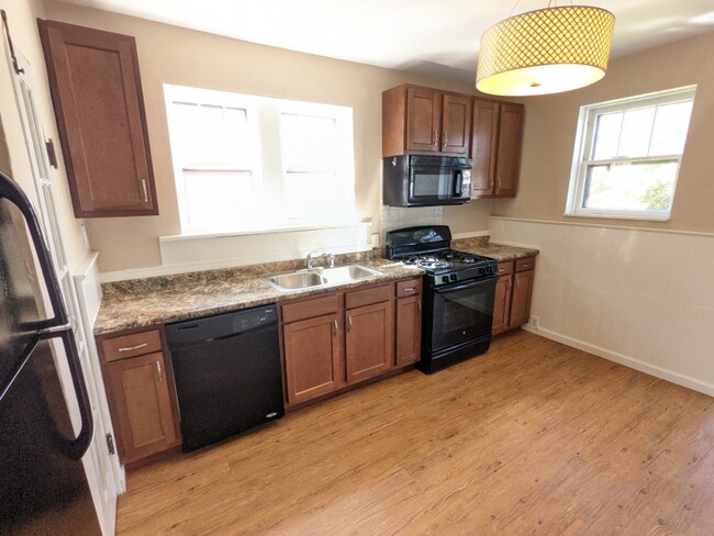 Building Photo - 5127 Goethe Ave