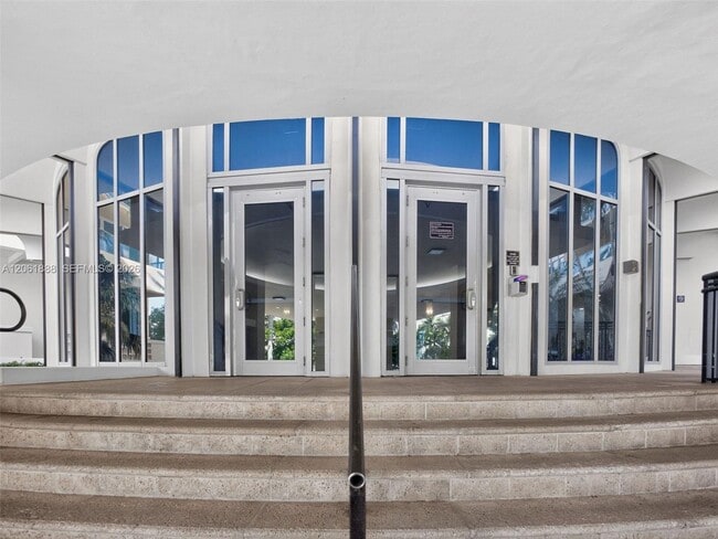 Building Photo - 2501 S Ocean Dr