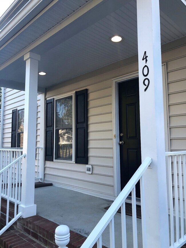 Building Photo - 409 Wilmer Ave