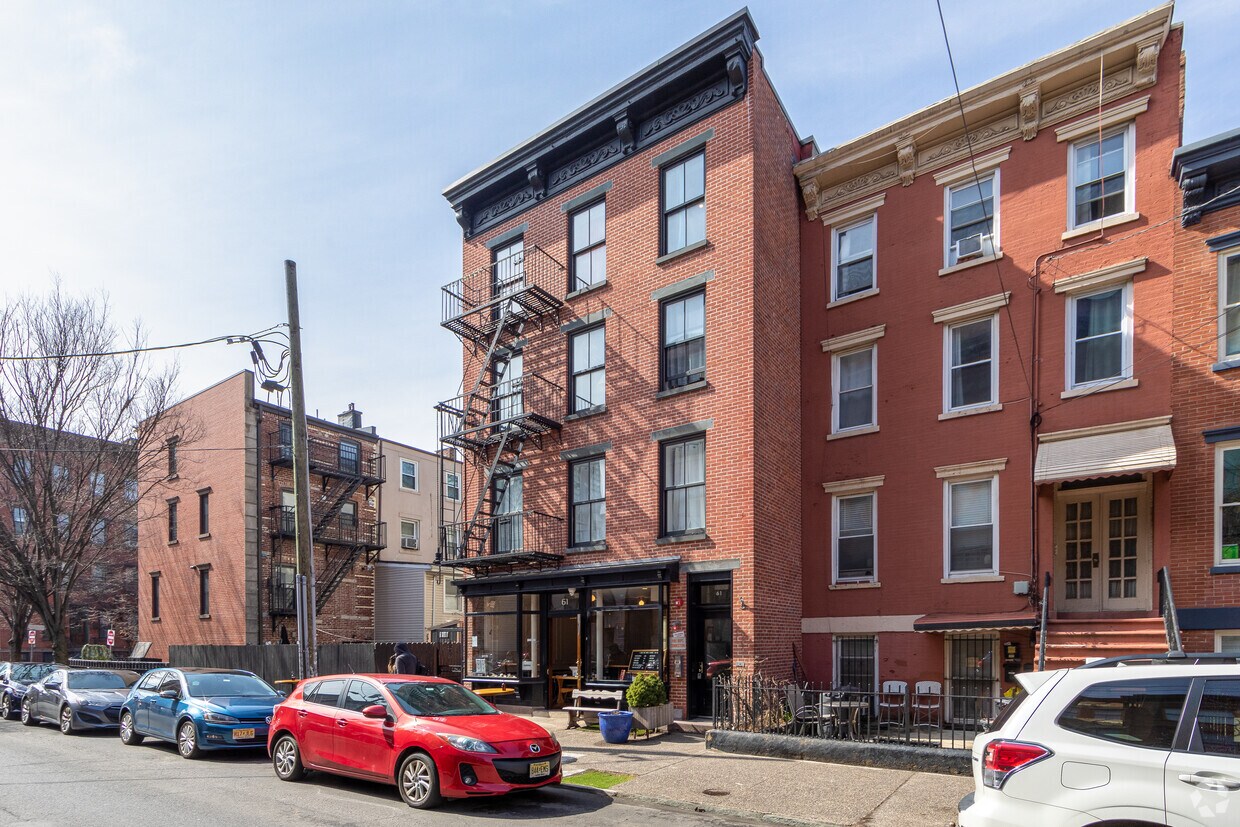 Primary Photo - 61 Erie St