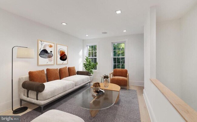 Foto del edificio - 1664 Avon Pl NW