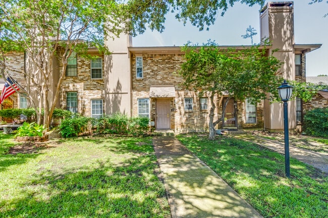Building Photo - 10745 Sandpiper Ln