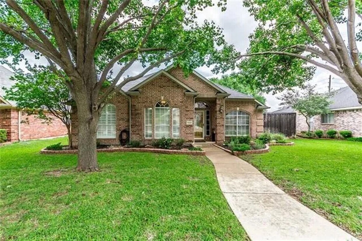 Primary Photo - 8520 Timber Crest Ct