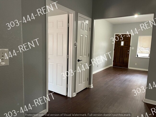 Building Photo - Perfect location for a 2 bedroom-1 bathroom house!