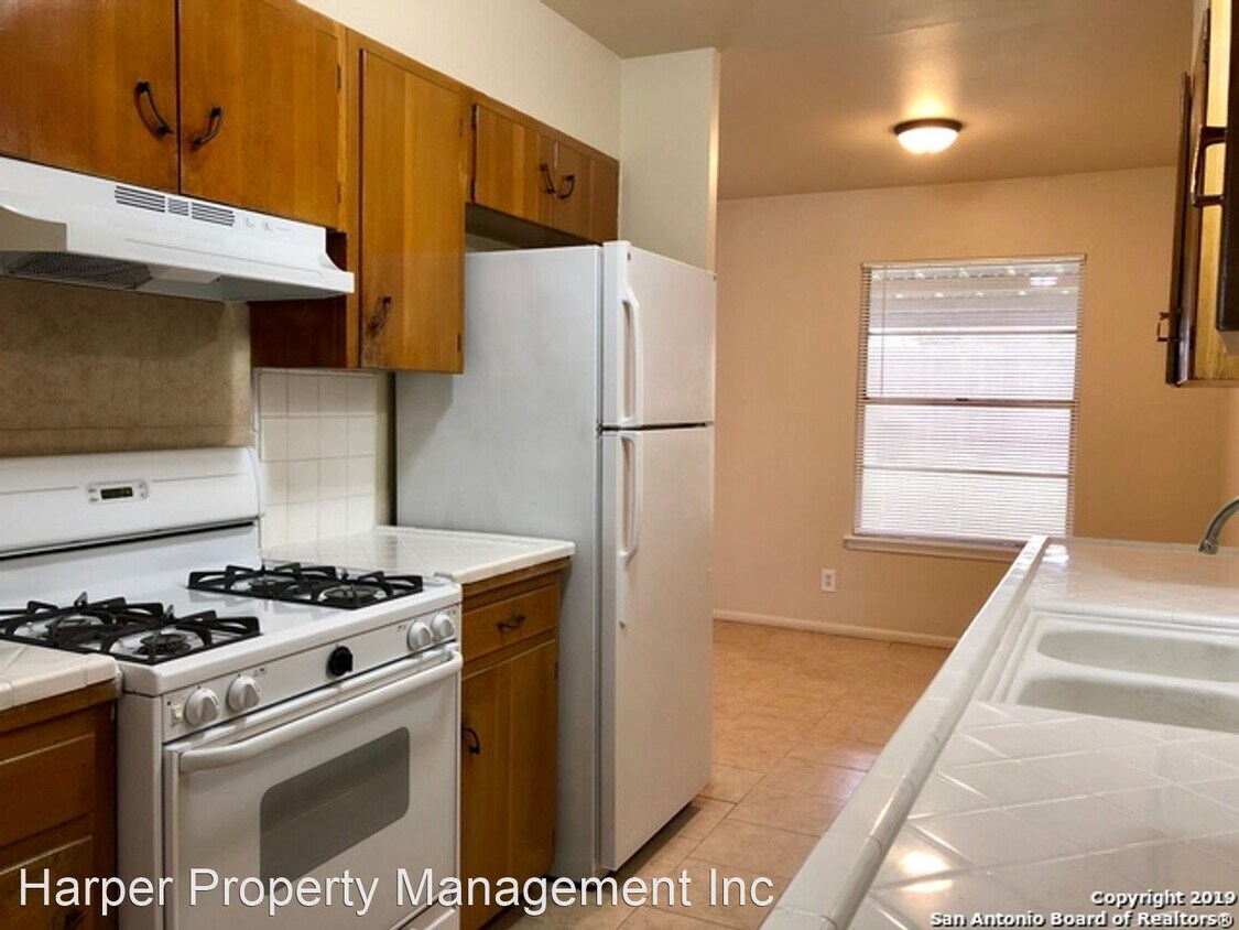 2 br, 1 bath House 2738 Nacogdoches Rd House Rental in San Antonio