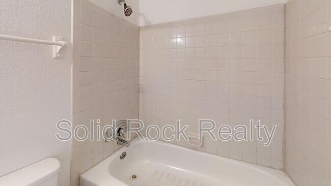 Foto del edificio - 3450-A Cochran Drive