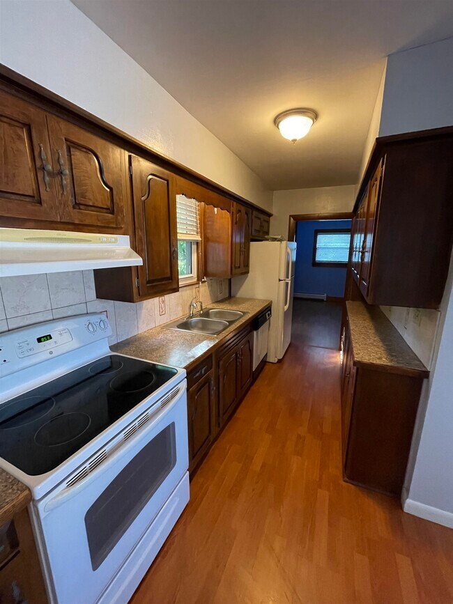 Building Photo - 3 Whitehall Rd