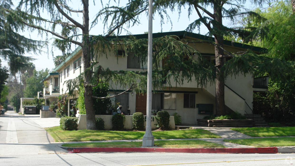 Primary Photo - 521 N Hill Ave