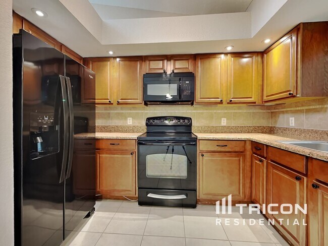 Foto del edificio - 25522 Rampart Blvd