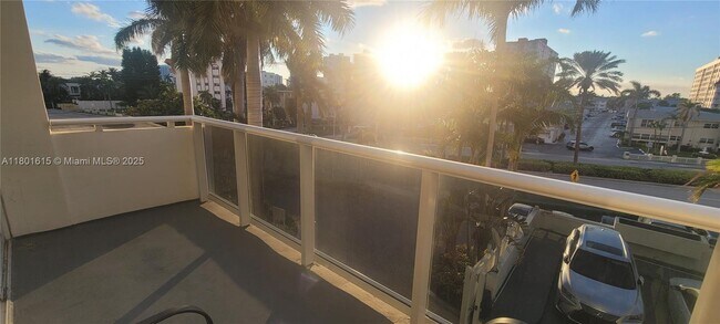 Foto del edificio - 3140 S Ocean Dr