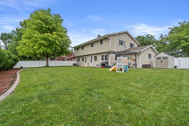 Building Photo - 6897 S Juniper Dr