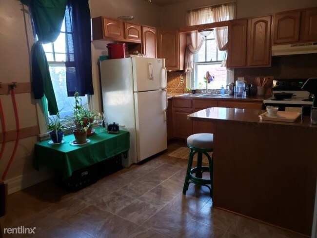 Building Photo - 2 br, 1 bath Apartment - 26 North 2nd Street